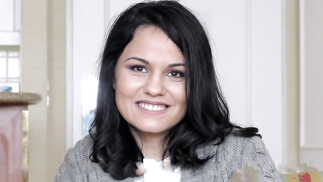 Brunette Gets Double Penetrated At Her First Casting!