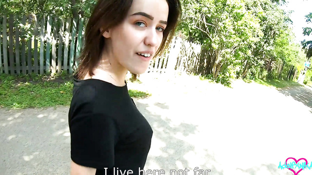 Smooth Guy Fucked Cute Brunette After Quick Pickup!
