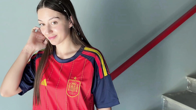 Hot Fan Girl Came Hard With A Stranger During The World Cup Match